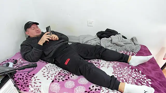 Snapshot of fuckynations chatting on 01/03/25, 11:57 fuckynations online show from 01/03/25, 11:57