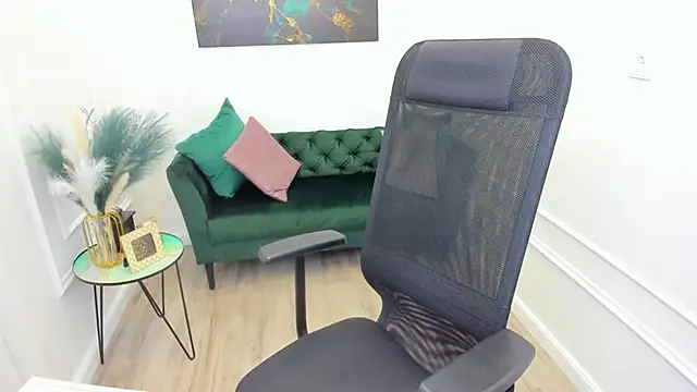 MariaRobinsone online show from 04/03/26, 11:30