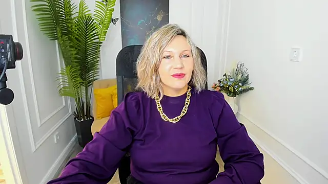 NinaStarle online show from 11/28/25, 04:37