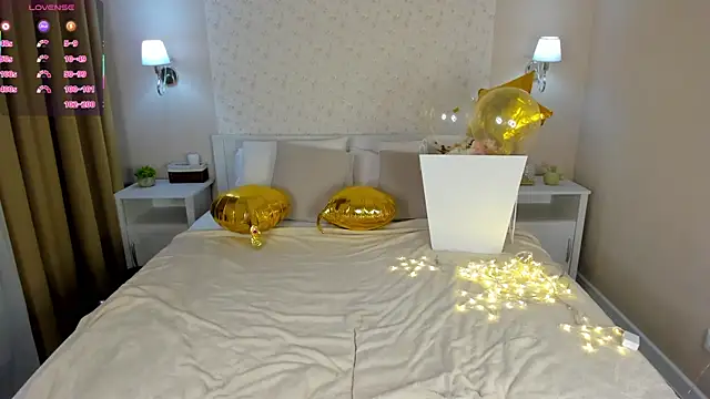 Chloee White online show from 12/05/25, 10:02