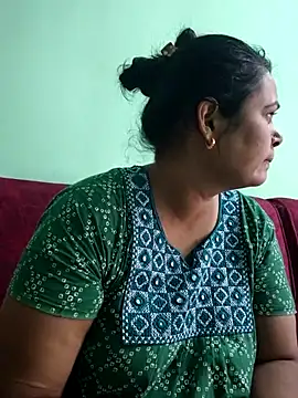 Snapshot of tamilaruvi chatting on 04/19/26, 05:18 tamilaruvi online show from 04/19/26, 05:18