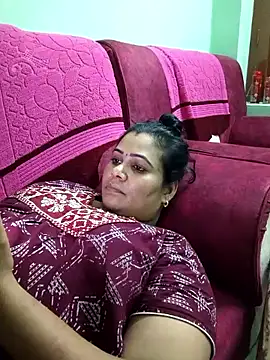 Snapshot of tamilaruvi chatting on 04/20/26, 08:43 tamilaruvi online show from 04/20/26, 08:43