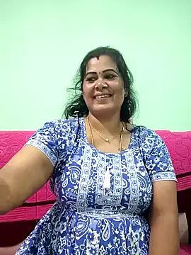 Snapshot of tamilaruvi chatting on 05/11/26, 04:48 tamilaruvi online show from 05/11/26, 04:48