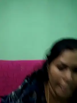 Snapshot of tamilaruvi chatting on 05/12/26, 03:42 tamilaruvi online show from 05/12/26, 03:42