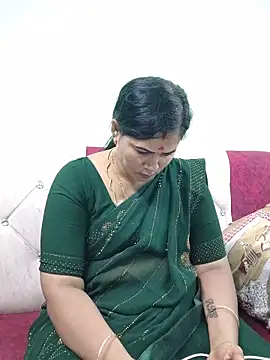 Snapshot of tamilaruvi chatting on 06/12/26, 06:56 tamilaruvi online show from 06/12/26, 06:56
