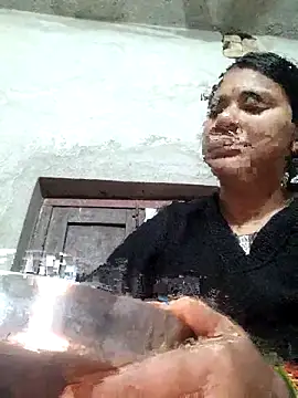 couple 71 online show from 12/15/25, 08:02