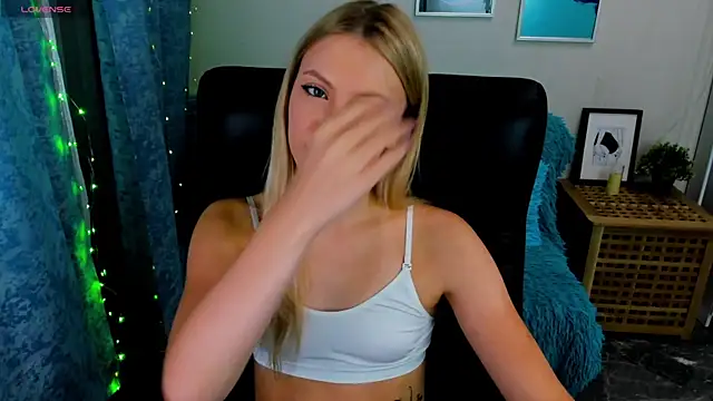 KatherineePierce online show from 09/14/25, 01:54