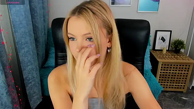 KatherineePierce online show from 09/25/25, 12:42