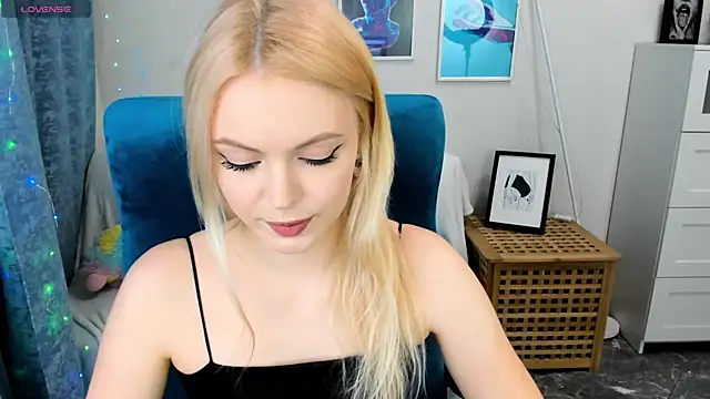 KatherineePierce online show from 05/19/26, 05:19