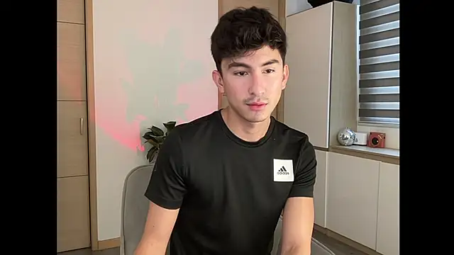 sweettaaron01 online show from 10/07/25, 05:43