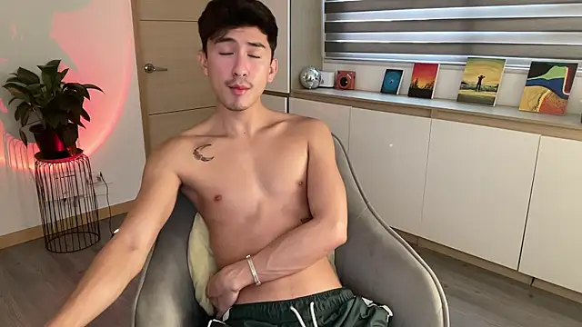 sweettaaron01 online show from 10/09/25, 05:55