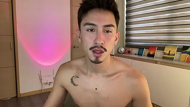 sweettaaron01 online show from 11/17/25, 05:19