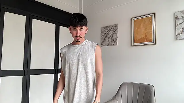 sweettaaron01 online show from 02/16/26, 05:42