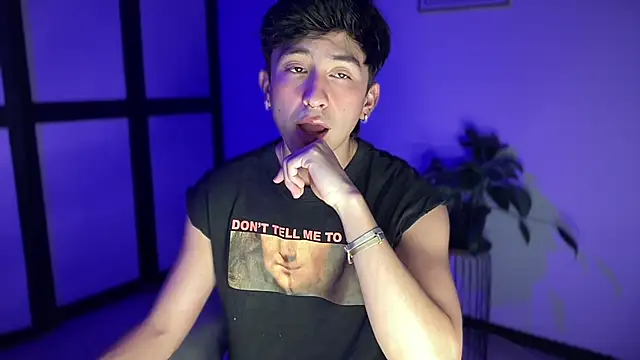 sweettaaron01 online show from 04/26/26, 12:41