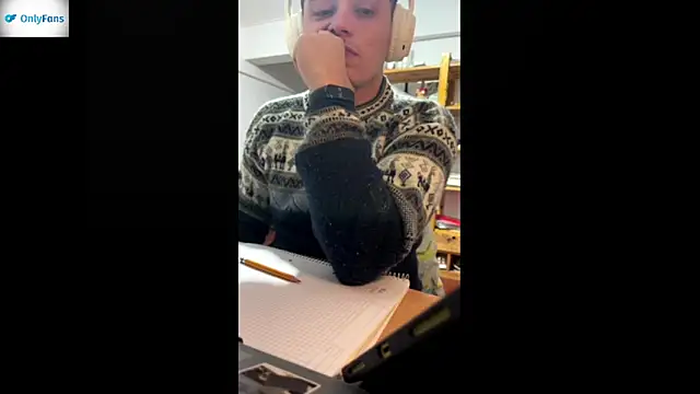 Snapshot of Haustin202 chatting on 10/28/25, 01:20 Haustin202 online show from 10/28/25, 01:20