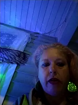 Snapshot of anonymity_awaits@xh chatting on 09/28/25, 03:56 anonymity awaitsxh online show from 09/28/25, 03:56