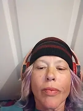 Snapshot of anonymity_awaits@xh chatting on 11/07/25, 04:56 anonymity awaitsxh online show from 11/07/25, 04:56