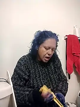 Snapshot of anonymity_awaits@xh chatting on 11/08/25, 07:41 anonymity awaitsxh online show from 11/08/25, 07:41