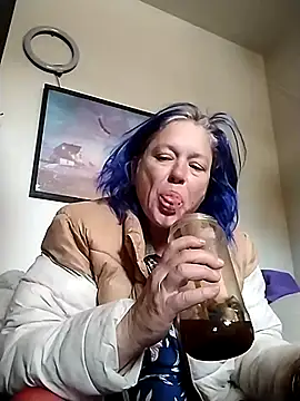 Snapshot of anonymity_awaits@xh chatting on 11/11/25, 05:57 anonymity awaitsxh online show from 11/11/25, 05:57