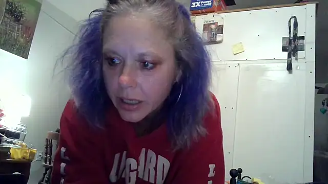 Snapshot of anonymity_awaits@xh chatting on 11/14/25, 05:28 anonymity awaitsxh online show from 11/14/25, 05:28