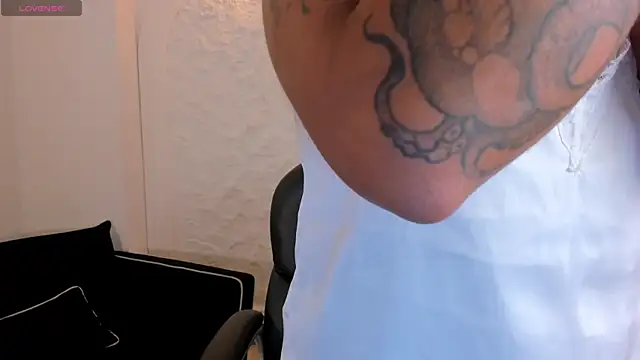 SarahYates online show from 07/11/26, 04:26