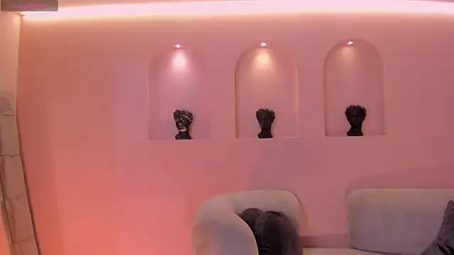 IsabellaMoreau online show from 10/23/25, 08:51