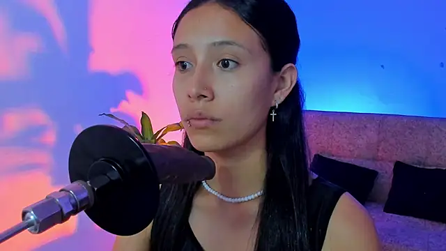 alicemoon   online show from 11/13/25, 10:14