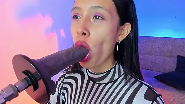 alicemoon   online show from 12/20/25, 10:00