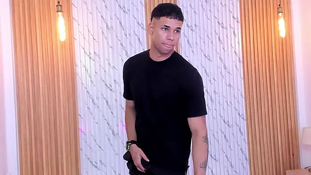 thomas walker0 online show from 01/05/26, 05:27