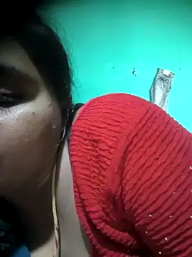Snapshot of Cut_itri chatting on 02/14/26, 08:33 Cut itri online show from 02/14/26, 08:33