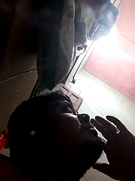 Snapshot of CatchingBouquet chatting on 10/03/25, 02:47 CatchingBouquet online show from 10/03/25, 02:47