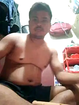 Snapshot of CatchingBouquet chatting on 10/19/25, 01:12 CatchingBouquet online show from 10/19/25, 01:12