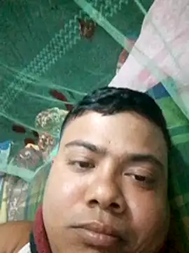 Snapshot of CatchingBouquet chatting on 11/17/25, 04:46 CatchingBouquet online show from 11/17/25, 04:46