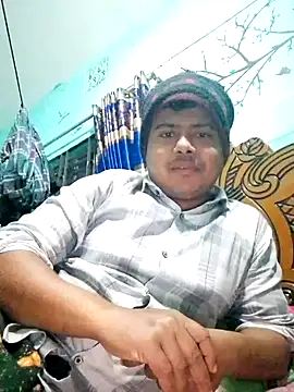 Snapshot of CatchingBouquet chatting on 01/06/26, 02:43 CatchingBouquet online show from 01/06/26, 02:43