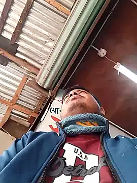 Snapshot of CatchingBouquet chatting on 01/18/26, 04:05 CatchingBouquet online show from 01/18/26, 04:05