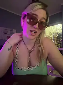 Snapshot of Granlady7 chatting on 01/11/26, 03:44 Granlady7 online show from 01/11/26, 03:44