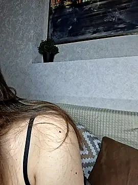 Snapshot of Olivia_OliV chatting on 10/23/25, 12:43 Olivia OliV online show from 10/23/25, 12:43