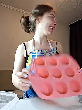 Snapshot of Olivia_OliV chatting on 05/22/26, 01:02 Olivia OliV online show from 05/22/26, 01:02