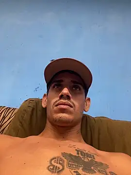 raul021999 online show from 04/28/26, 09:03