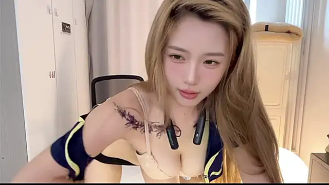 Snapshot of yiyi5588 chatting on 07/07/26, 06:47 yiyi5588 online show from 07/07/26, 06:47