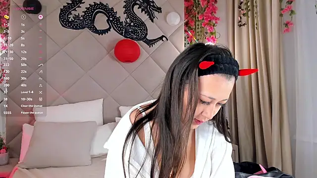 Nelly Kimm online show from 11/21/25, 01:48