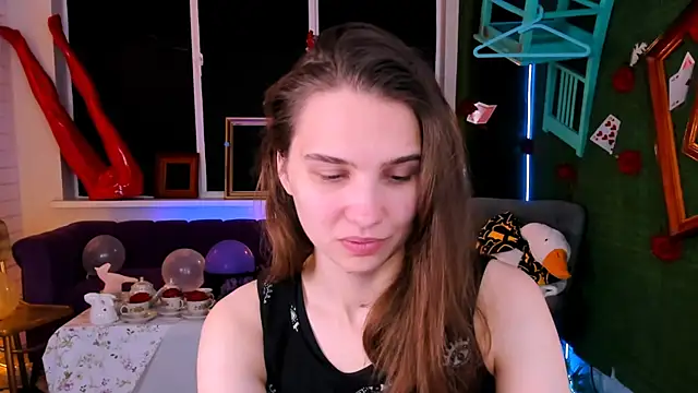 Snapshot of TessaMill chatting on 09/23/25, 05:10 TessaMill online show from 09/23/25, 05:10