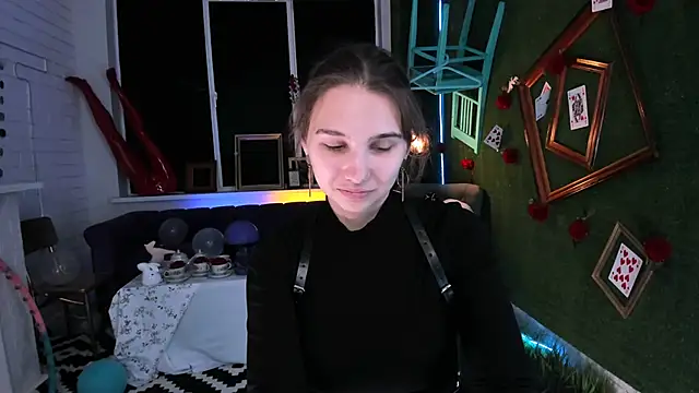 Snapshot of TessaMill chatting on 09/26/25, 05:33 TessaMill online show from 09/26/25, 05:33