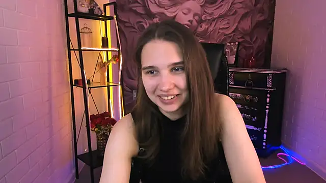 Snapshot of TessaMill chatting on 10/02/25, 05:36 TessaMill online show from 10/02/25, 05:36