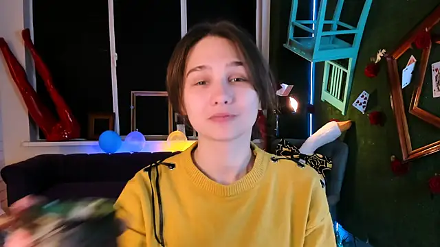 Snapshot of TessaMill chatting on 10/07/25, 05:04 TessaMill online show from 10/07/25, 05:04