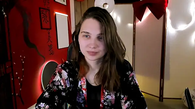 Snapshot of TessaMill chatting on 02/10/26, 05:44 TessaMill online show from 02/10/26, 05:44