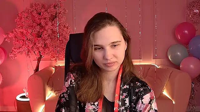 Snapshot of TessaMill chatting on 02/11/26, 05:23 TessaMill online show from 02/11/26, 05:23