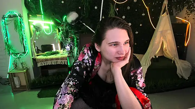 Snapshot of TessaMill chatting on 02/15/26, 07:51 TessaMill online show from 02/15/26, 07:51