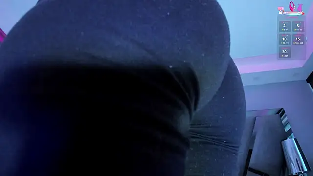 Snapshot of miamirage_ chatting on 09/27/25, 12:21 miamirage online show from 09/27/25, 12:21