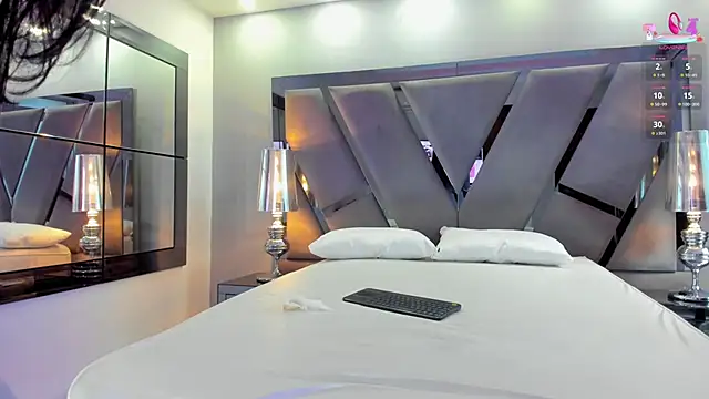 Snapshot of miamirage_ chatting on 10/06/25, 12:46 miamirage online show from 10/06/25, 12:46